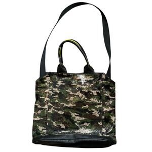 Punchcase By Leslie Hsu Women's Camo Travel Tote Bag Durable Practical Stylish